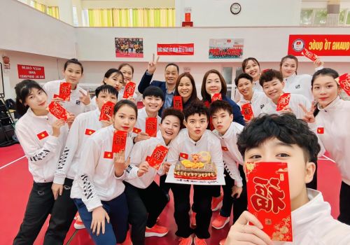 Lãnh đạo Liên đoàn Cầu mây Việt Nam thăm và chúc tết vận động viên đầu năm